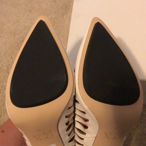 White and Black Gwen Stefani Heels - Picture 6 of 8